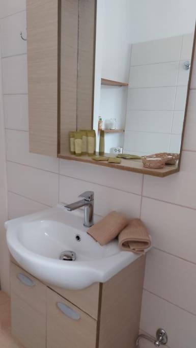 Old Port View Apartment, Διαμέρισμα Στο Κέντρο 2 Υπνοδωματίων Corfu  외부 사진